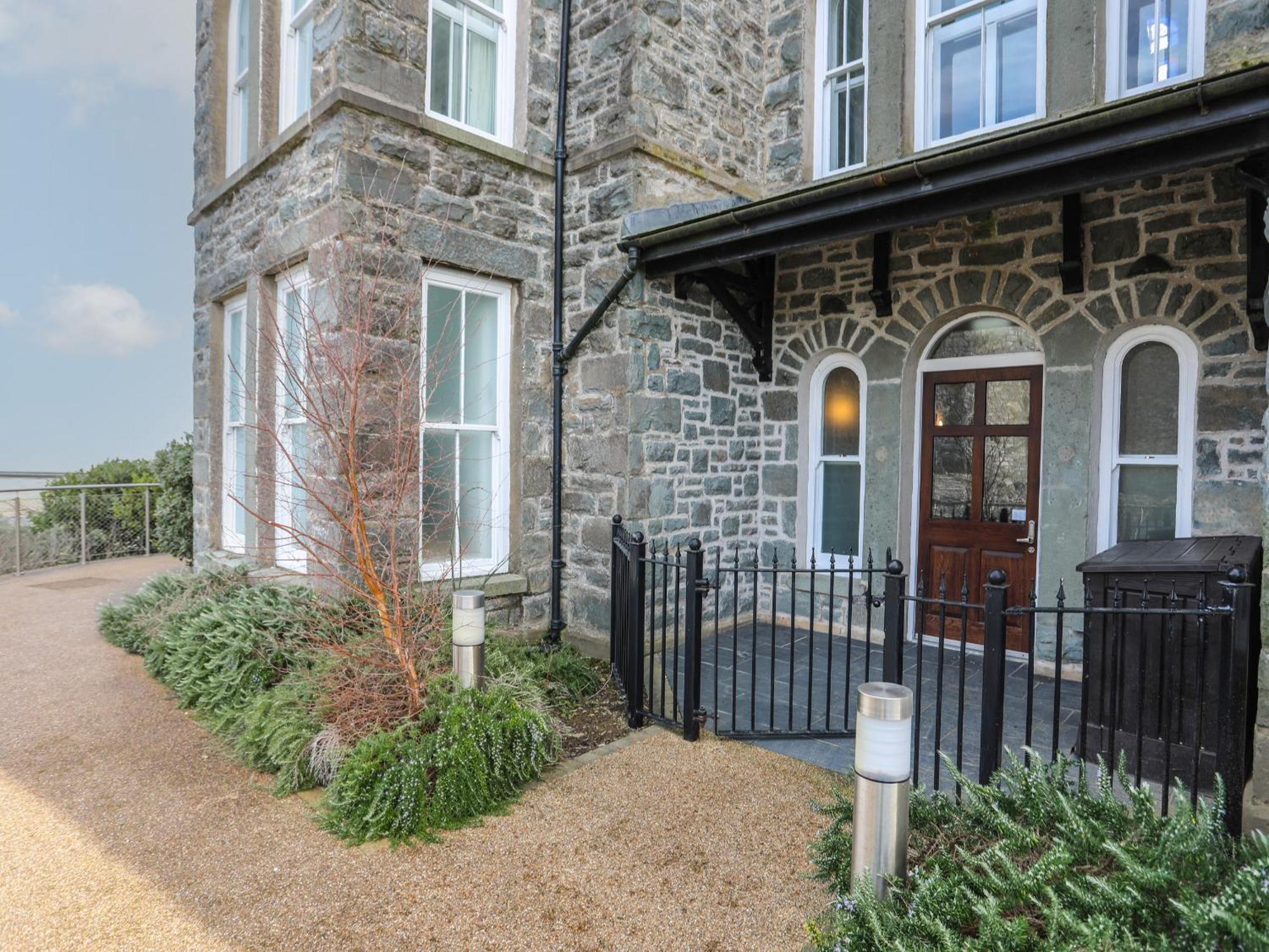 Harlech Apartments - Efnisien Exterior foto